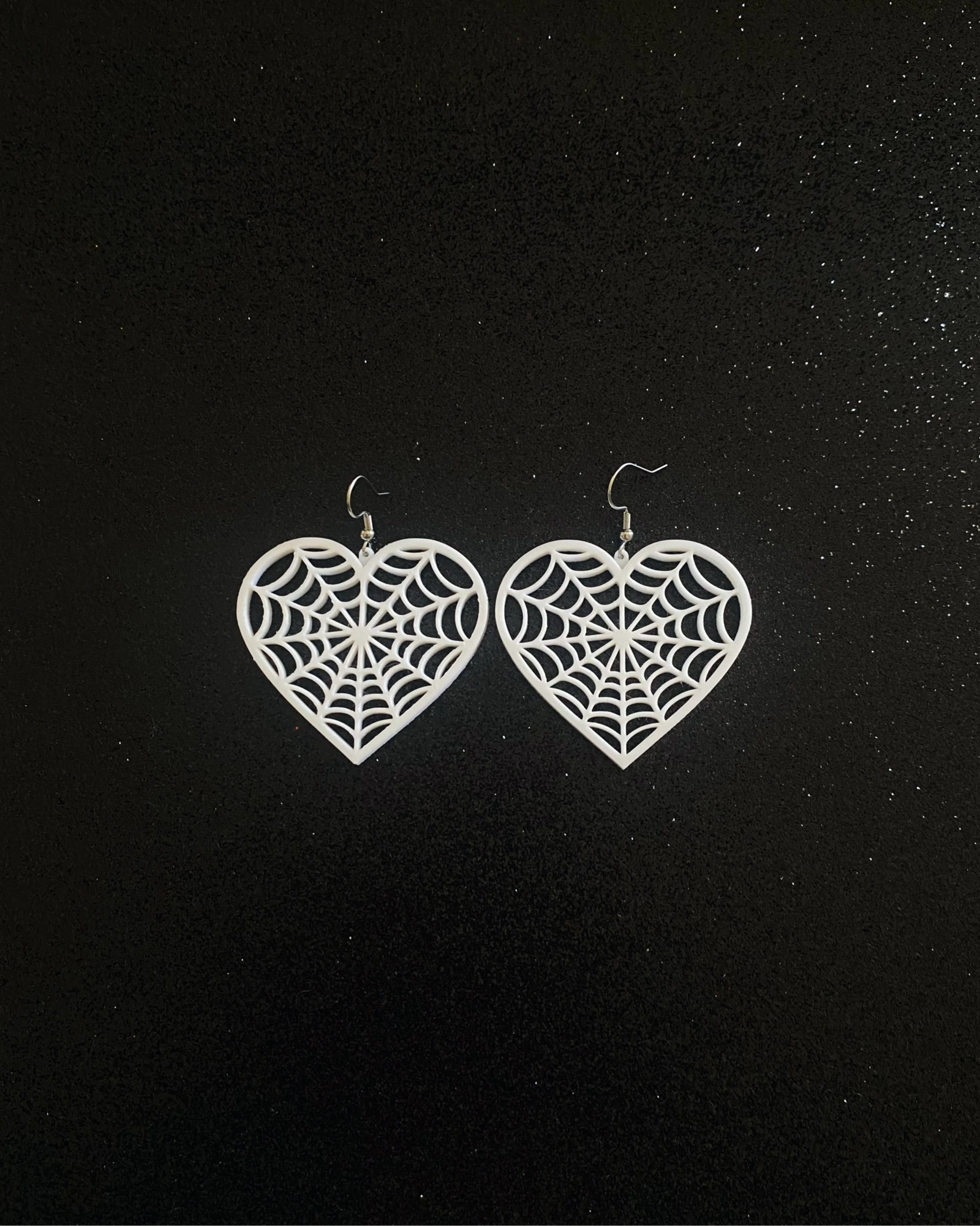 3D Spider Web Heart Earrings - Goth / Alt / Halloween Style – photo 3
